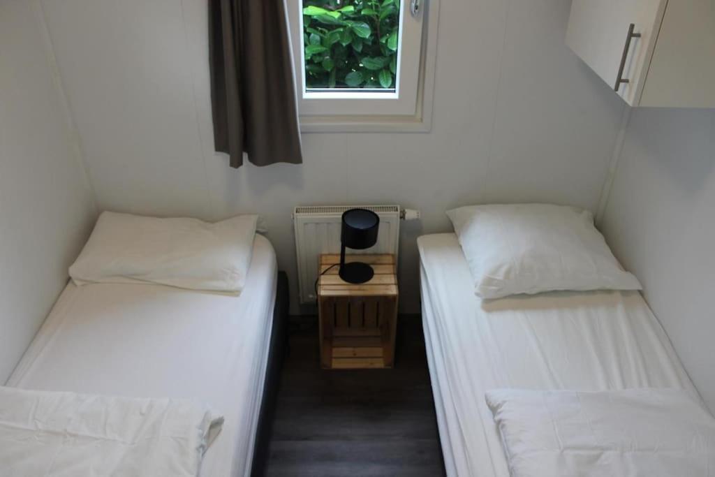 Vakantiehuis Met Vijverzicht Lathum エクステリア 写真