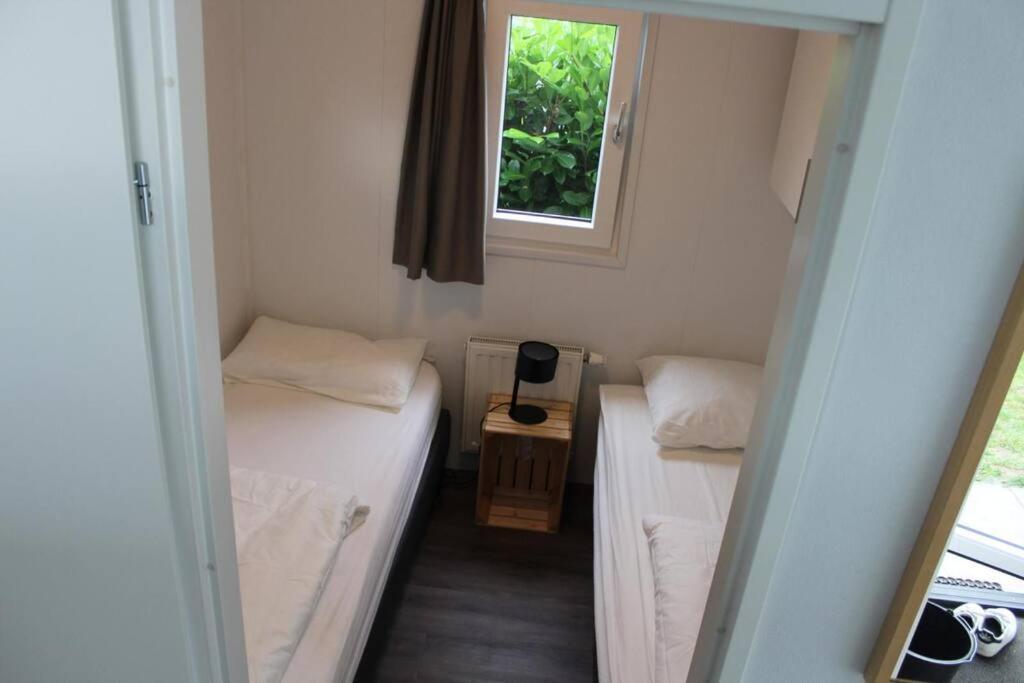 Vakantiehuis Met Vijverzicht Lathum エクステリア 写真