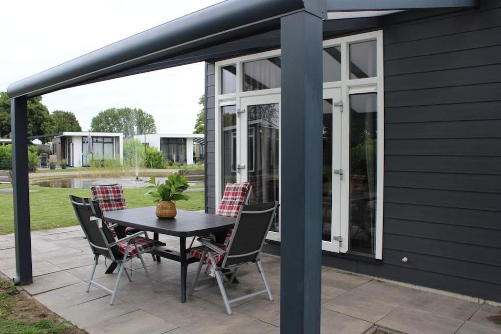 Vakantiehuis Met Vijverzicht Lathum エクステリア 写真